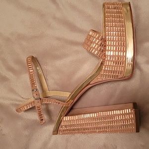 Azalea Wang Catriona Platform